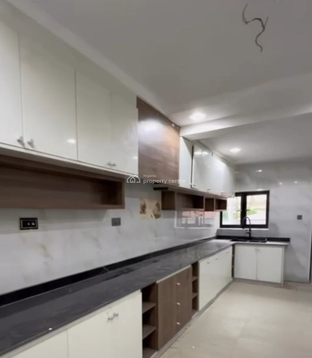 4bedroom Terrace Duplex with Bq @jabi, Very Nice Neighbourhood Tared Road, Jabi, Abuja, Terraced Duplex for Sale