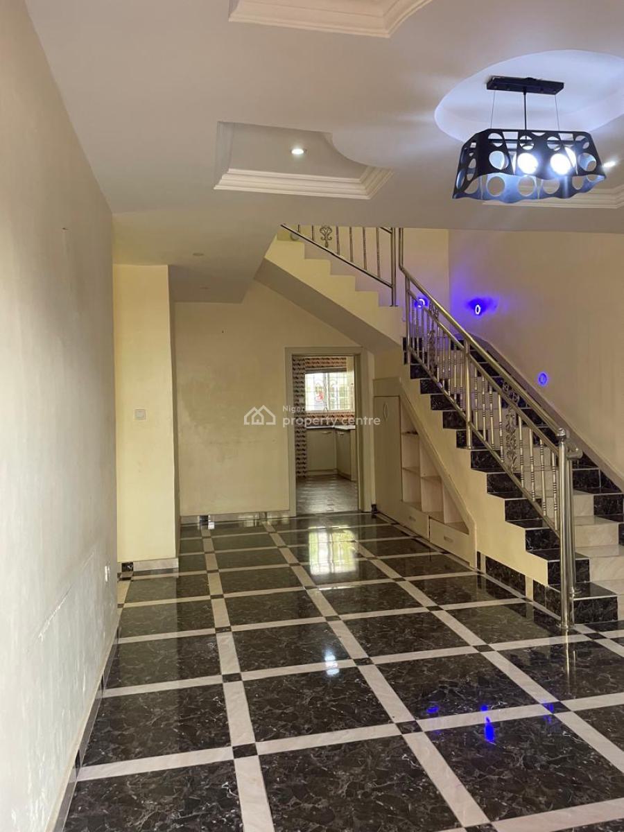 Service 4 Bedrooms, Chevron Drive, Lekki, Lagos, Semi-detached Duplex for Rent