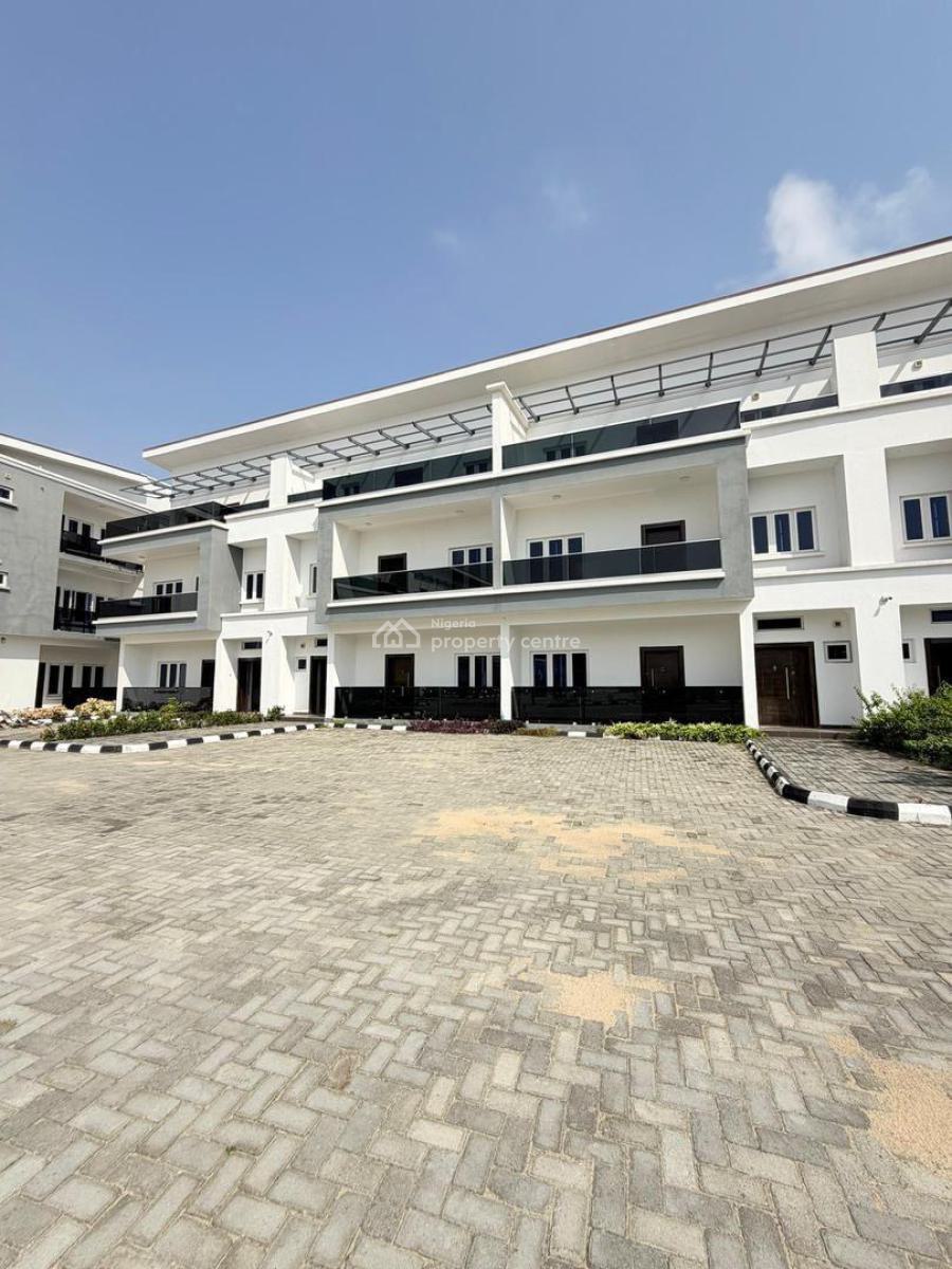 Spacious 5-bedroom Terrace + Bq & Study, Lekki Expressway, Lekki, Lagos, Terraced Duplex for Sale