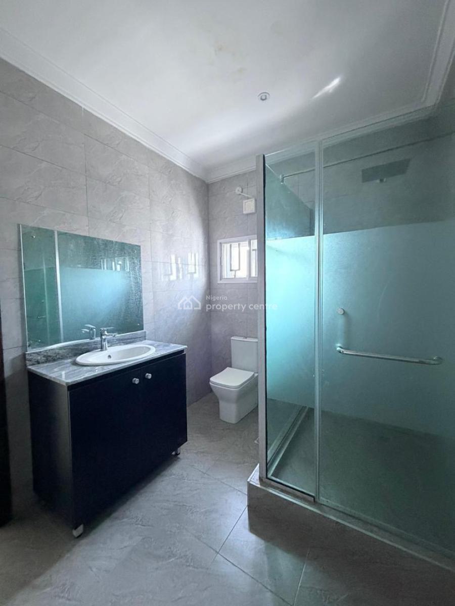 Spacious 5-bedroom Terrace + Bq & Study, Lekki Expressway, Lekki, Lagos, Terraced Duplex for Sale