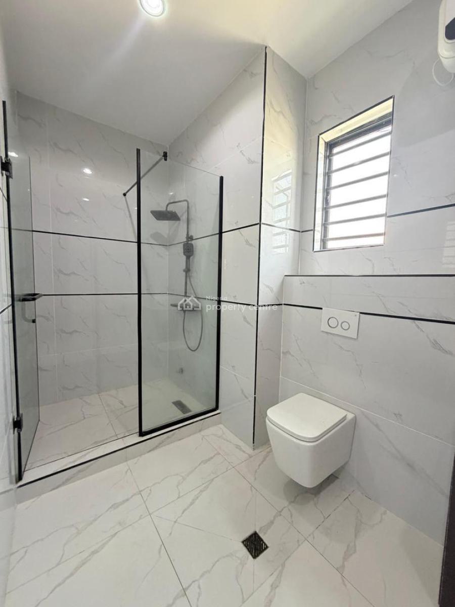 Spacious 5-bedroom Fully Detached House + Bq, Lekki Expressway, Lekki, Lagos, Detached Duplex for Sale