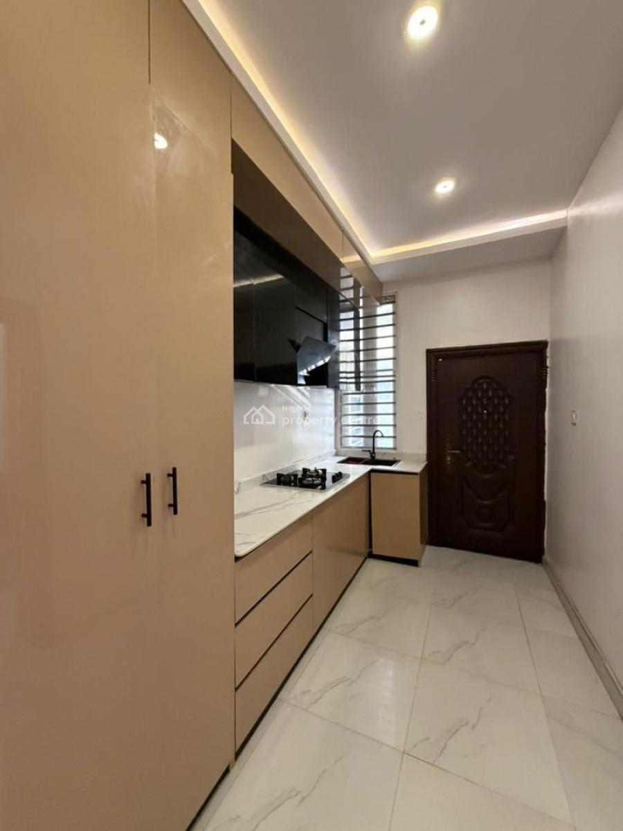 Modern Living in Lekki: 2-bedroom Apartment, Off Freedomway, Lekki, Lagos, Flat / Apartment for Rent