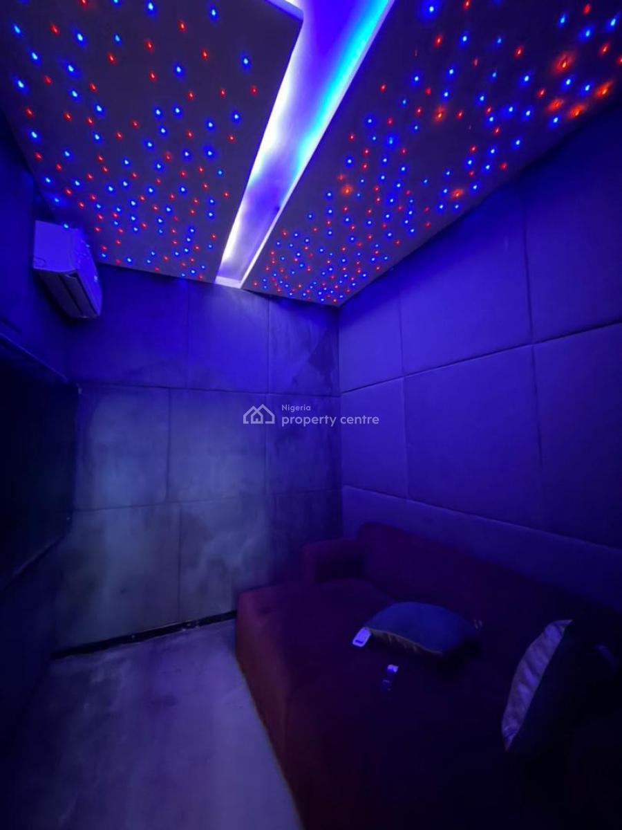 Modern Living in Lekki: 2-bedroom Apartment, Off Freedomway, Lekki, Lagos, Flat / Apartment for Rent