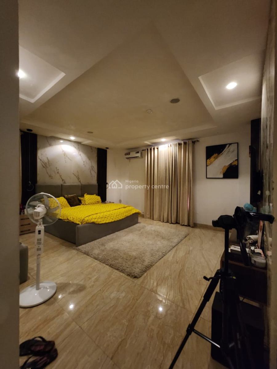 3 Bedroom Penthouse Flat with Bq and Elevator in Agungi, Agungi, Lekki, Lagos, Flat / Apartment for Sale