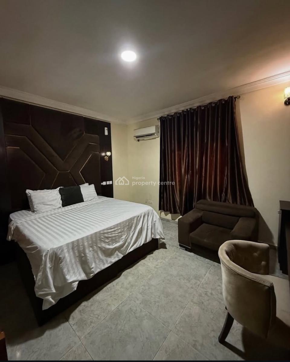 20 Rooms Mini Hotel, Gwarinpa, Abuja, Hotel / Guest House for Sale