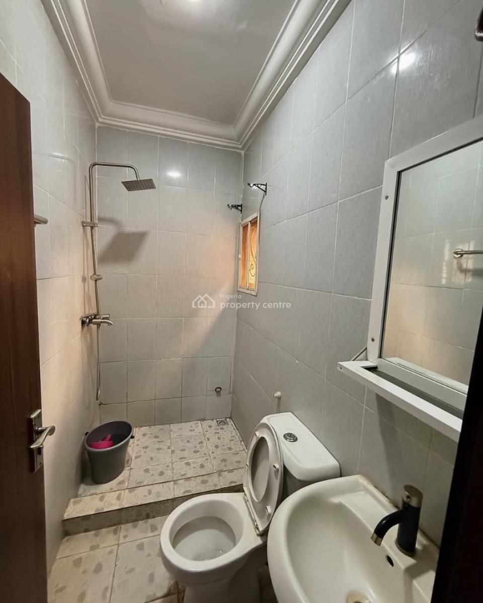 20 Rooms Mini Hotel, Gwarinpa, Abuja, Hotel / Guest House for Sale