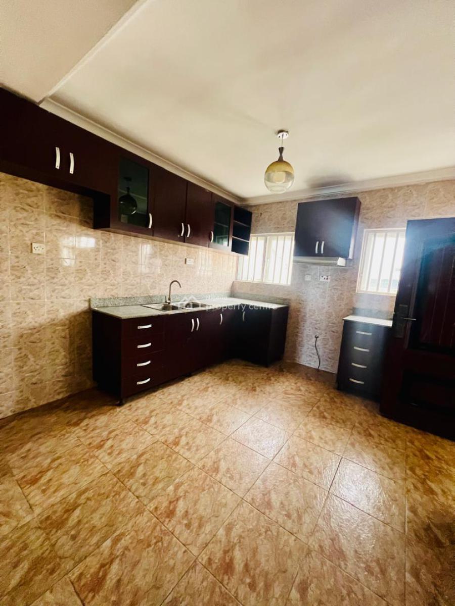 Spacious 3 Bedrooms Serviced Apartment on The 3 F, Lekki Phase 1, Lekki, Lagos, Flat / Apartment for Rent