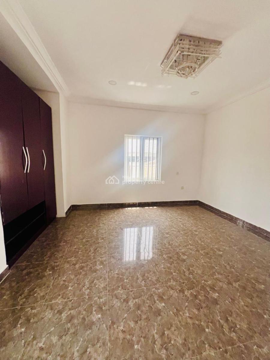 Spacious 3 Bedrooms Serviced Apartment on The 3 F, Lekki Phase 1, Lekki, Lagos, Flat / Apartment for Rent