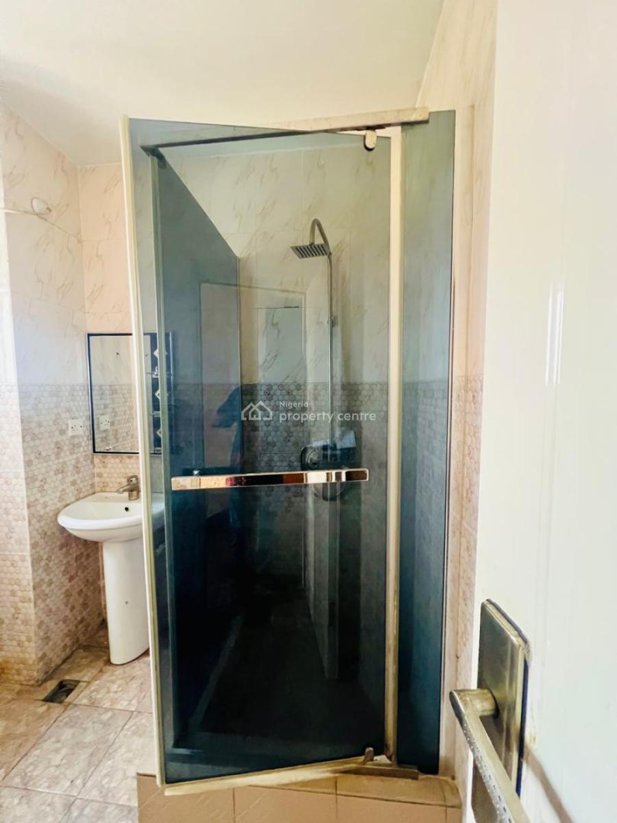 Spacious 3 Bedrooms Serviced Apartment on The 3 F, Lekki Phase 1, Lekki, Lagos, Flat / Apartment for Rent