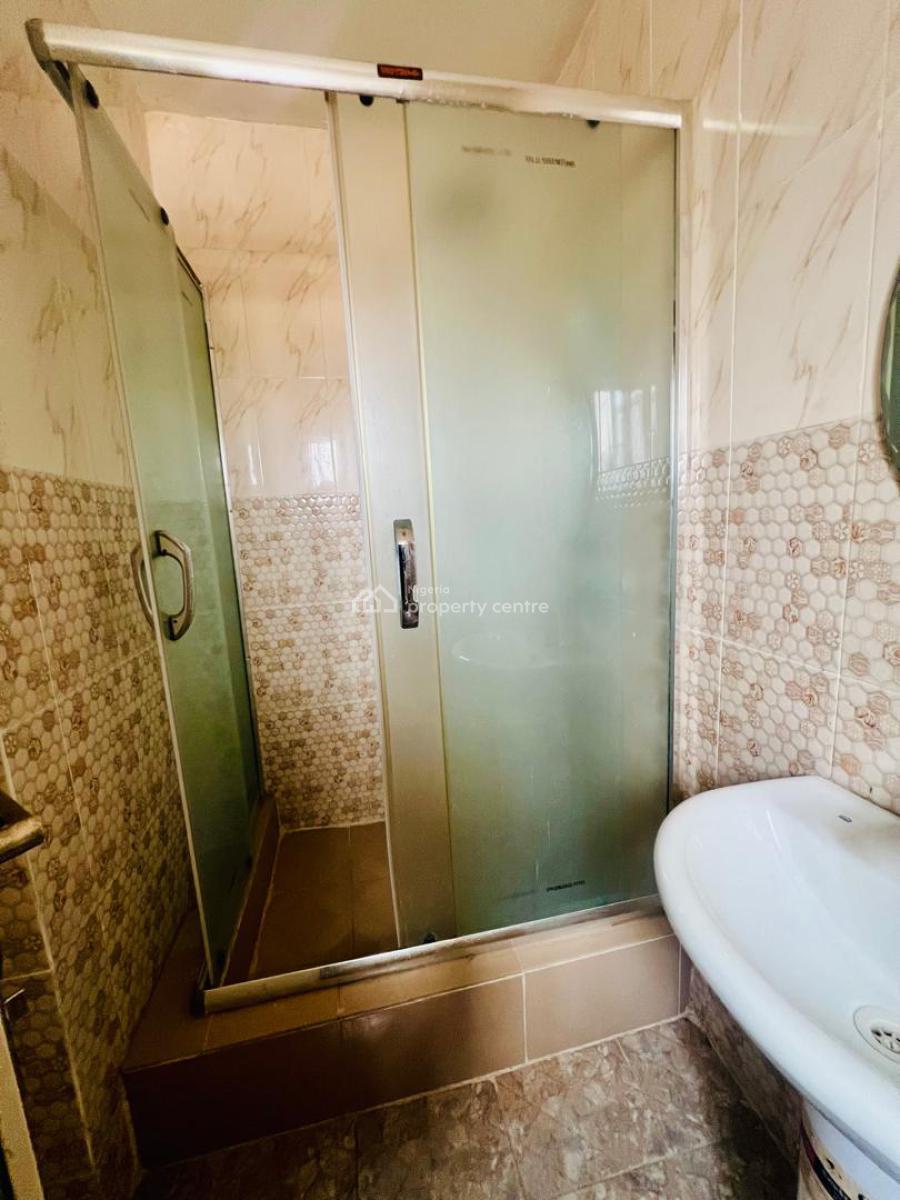 Spacious 3 Bedrooms Serviced Apartment on The 3 F, Lekki Phase 1, Lekki, Lagos, Flat / Apartment for Rent