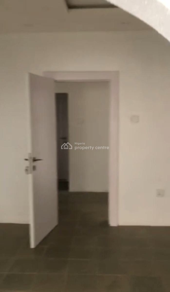 Spacious Decent 3 Bedroom Downstairs Apartment, Gra Phase 2, Magodo, Lagos, Flat / Apartment for Rent
