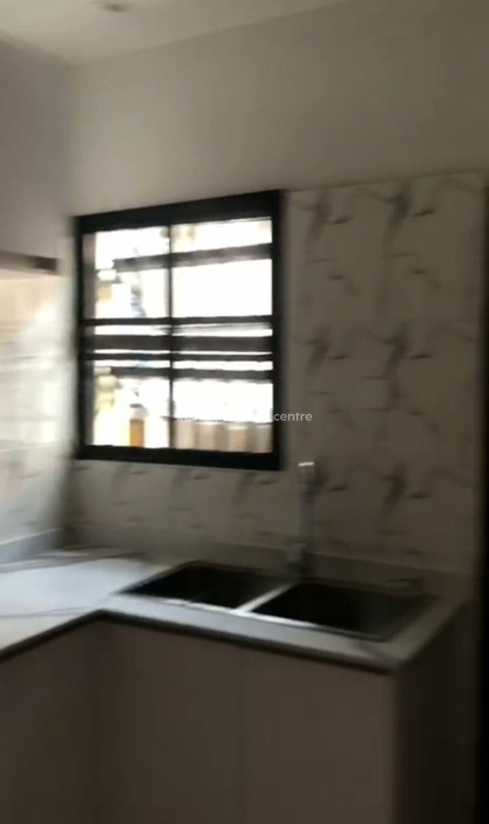 Spacious Decent 3 Bedroom Downstairs Apartment, Gra Phase 2, Magodo, Lagos, Flat / Apartment for Rent