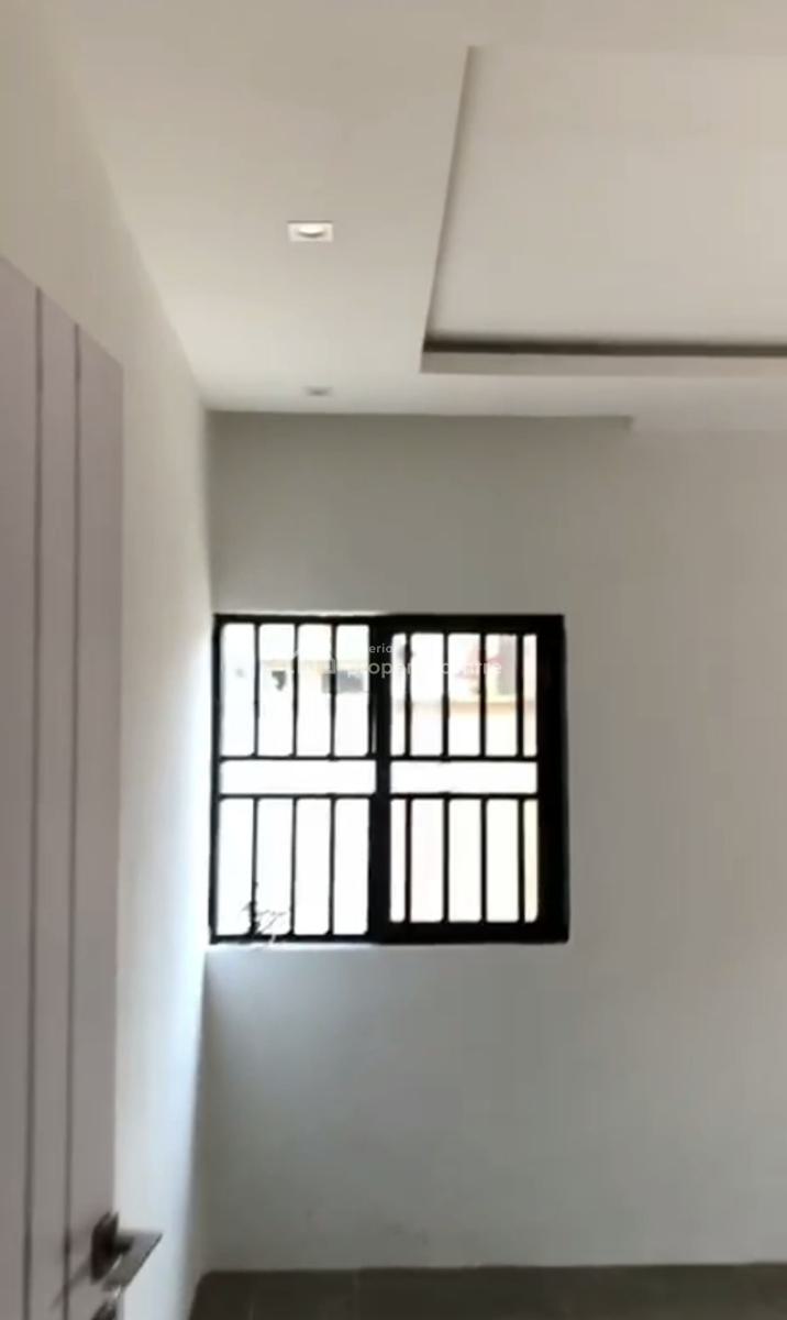 Spacious Decent 3 Bedroom Downstairs Apartment, Gra Phase 2, Magodo, Lagos, Flat / Apartment for Rent