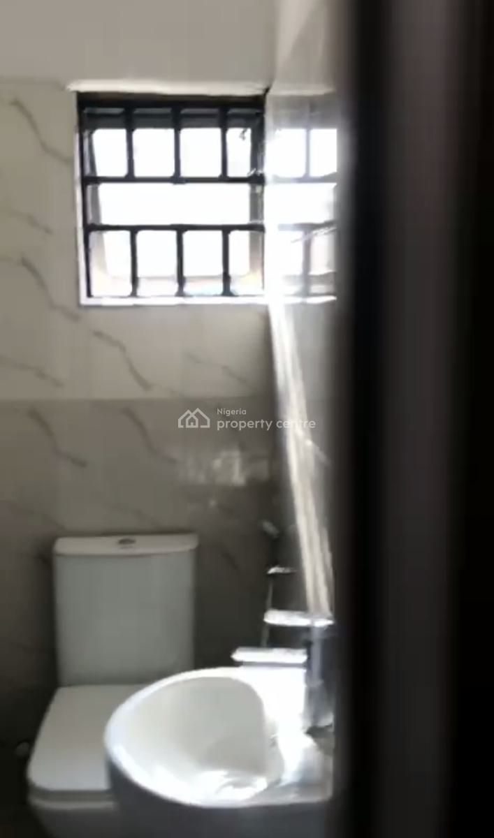 Spacious Decent 3 Bedroom Downstairs Apartment, Gra Phase 2, Magodo, Lagos, Flat / Apartment for Rent