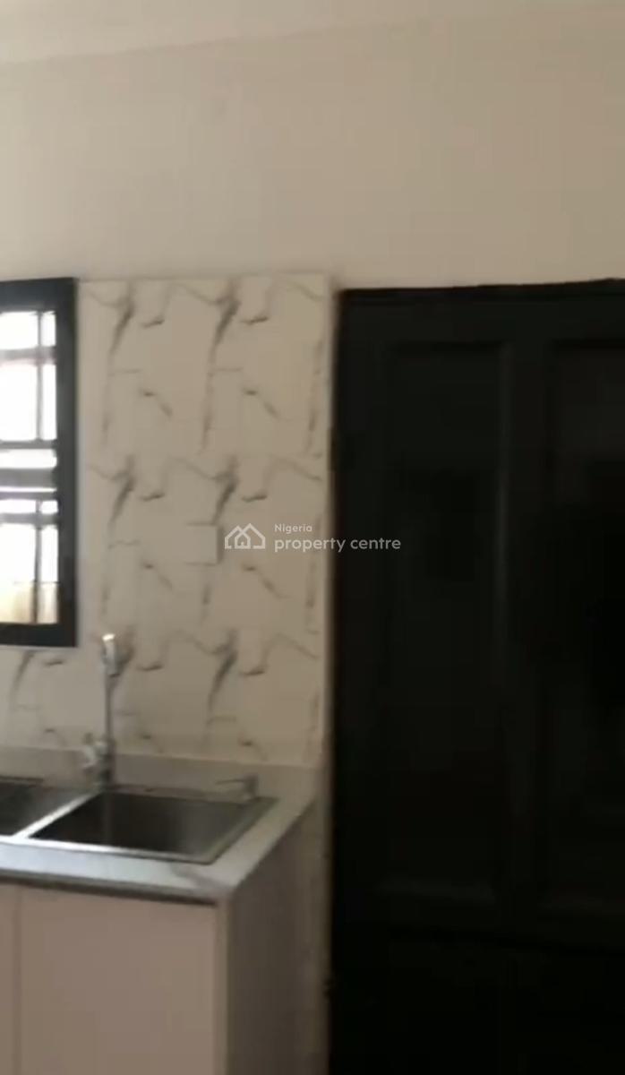 Spacious Decent 3 Bedroom Downstairs Apartment, Gra Phase 2, Magodo, Lagos, Flat / Apartment for Rent