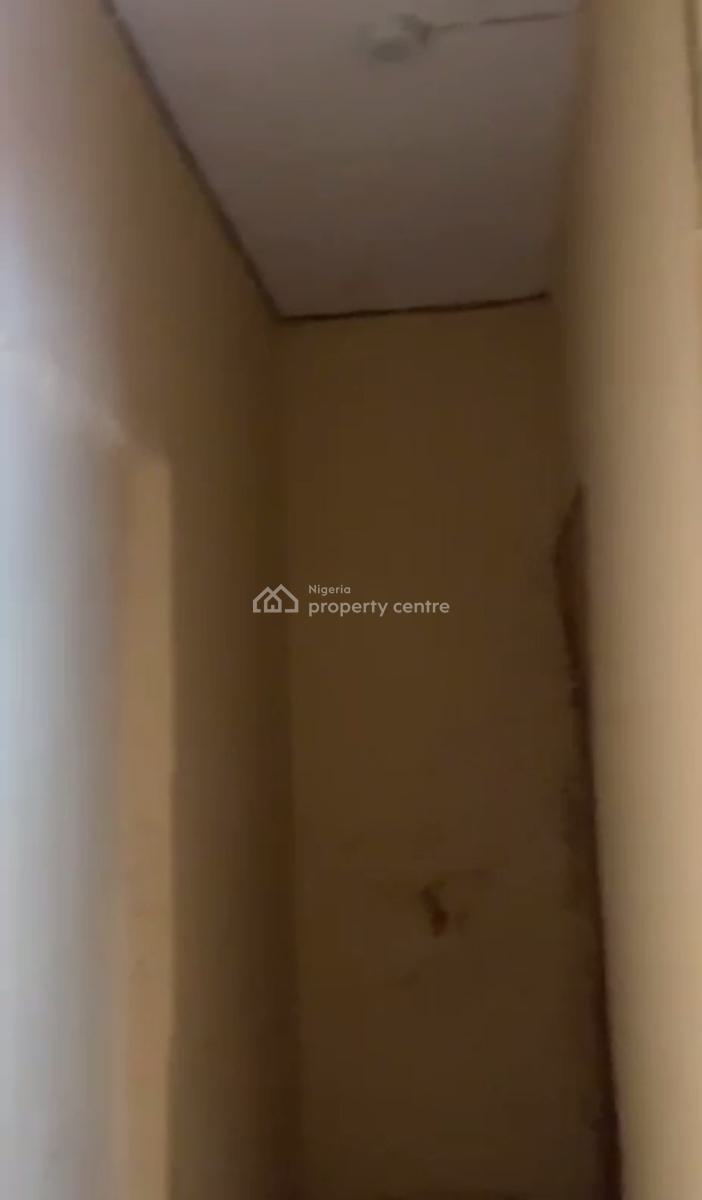 2 Rooms Office Space with in-built Toilet, Ogudu, Lagos, Office Space for Rent