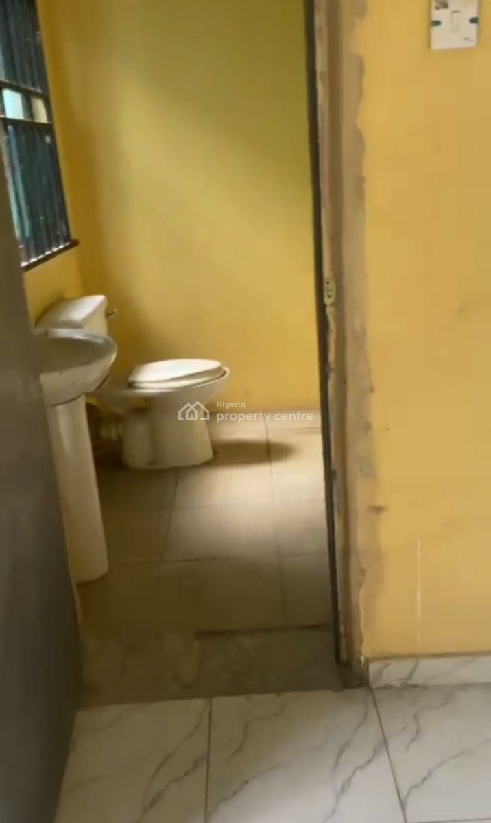 2 Rooms Office Space with in-built Toilet, Ogudu, Lagos, Office Space for Rent