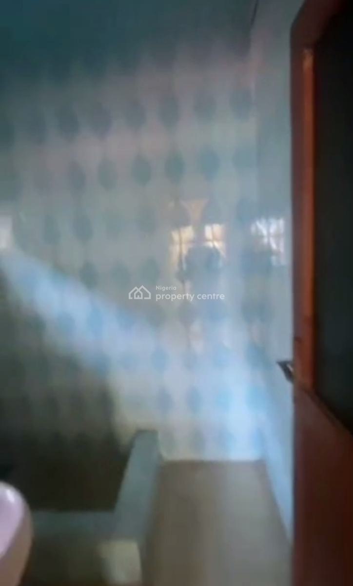 Spacious Standard 3 Bedroom Ground Floor Apartment, Alagomeji, Yaba, Lagos, Flat / Apartment for Rent