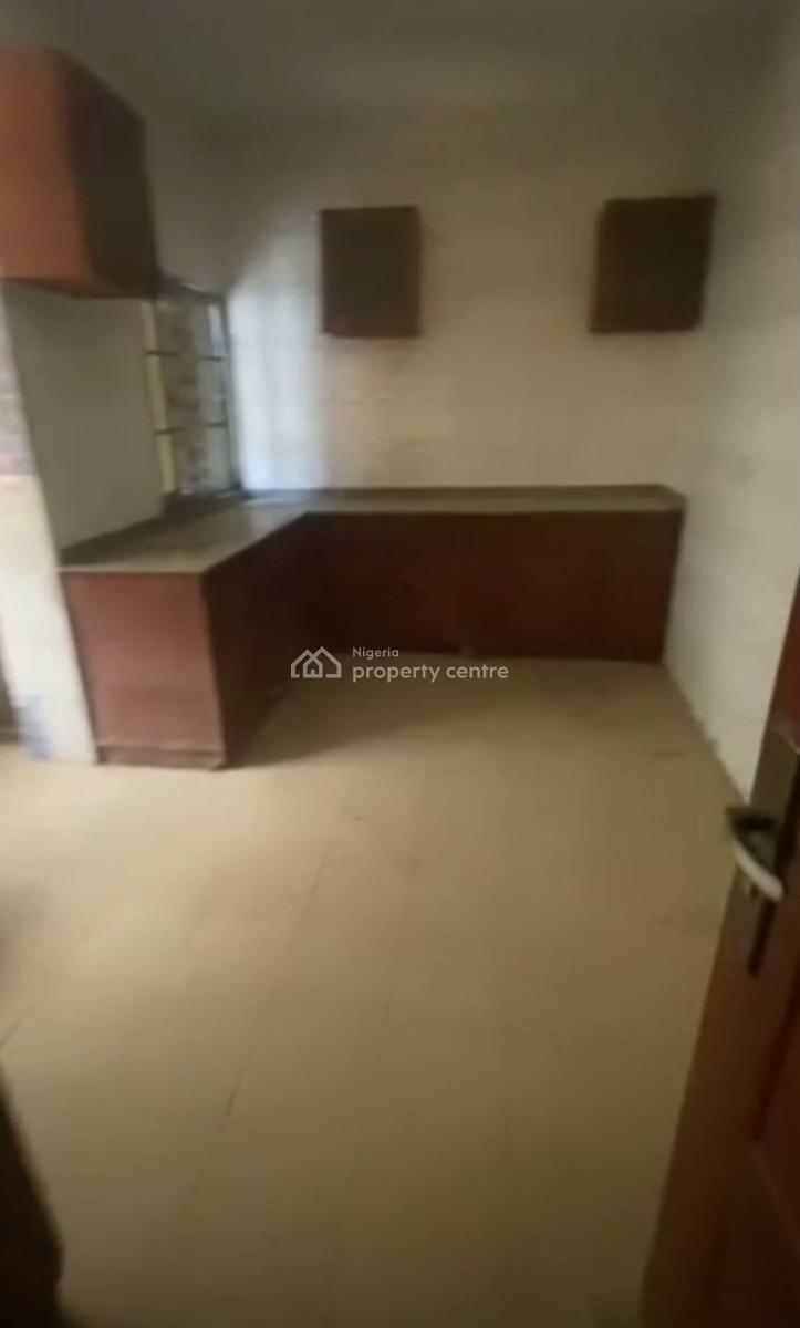 Spacious Standard 3 Bedroom Ground Floor Apartment, Alagomeji, Yaba, Lagos, Flat / Apartment for Rent