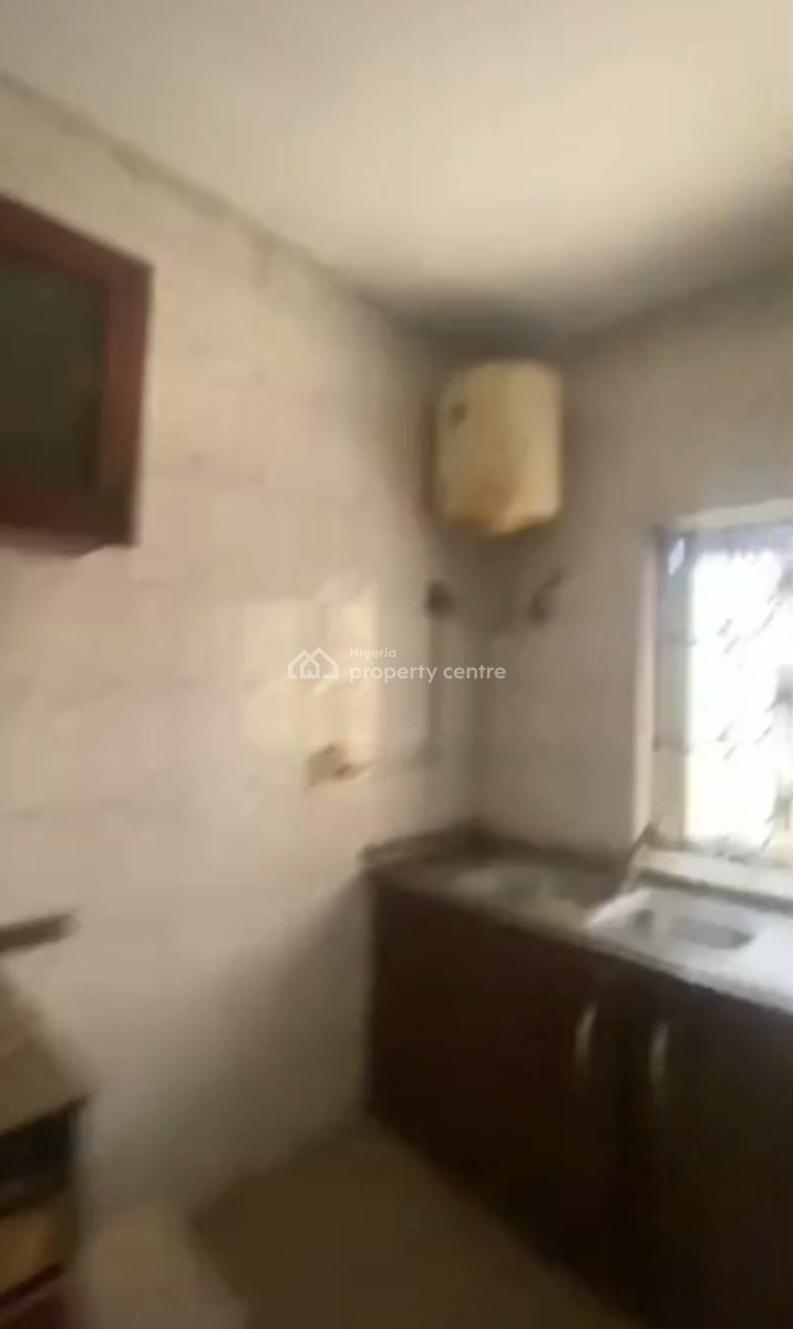 Spacious Standard 3 Bedroom Ground Floor Apartment, Alagomeji, Yaba, Lagos, Flat / Apartment for Rent