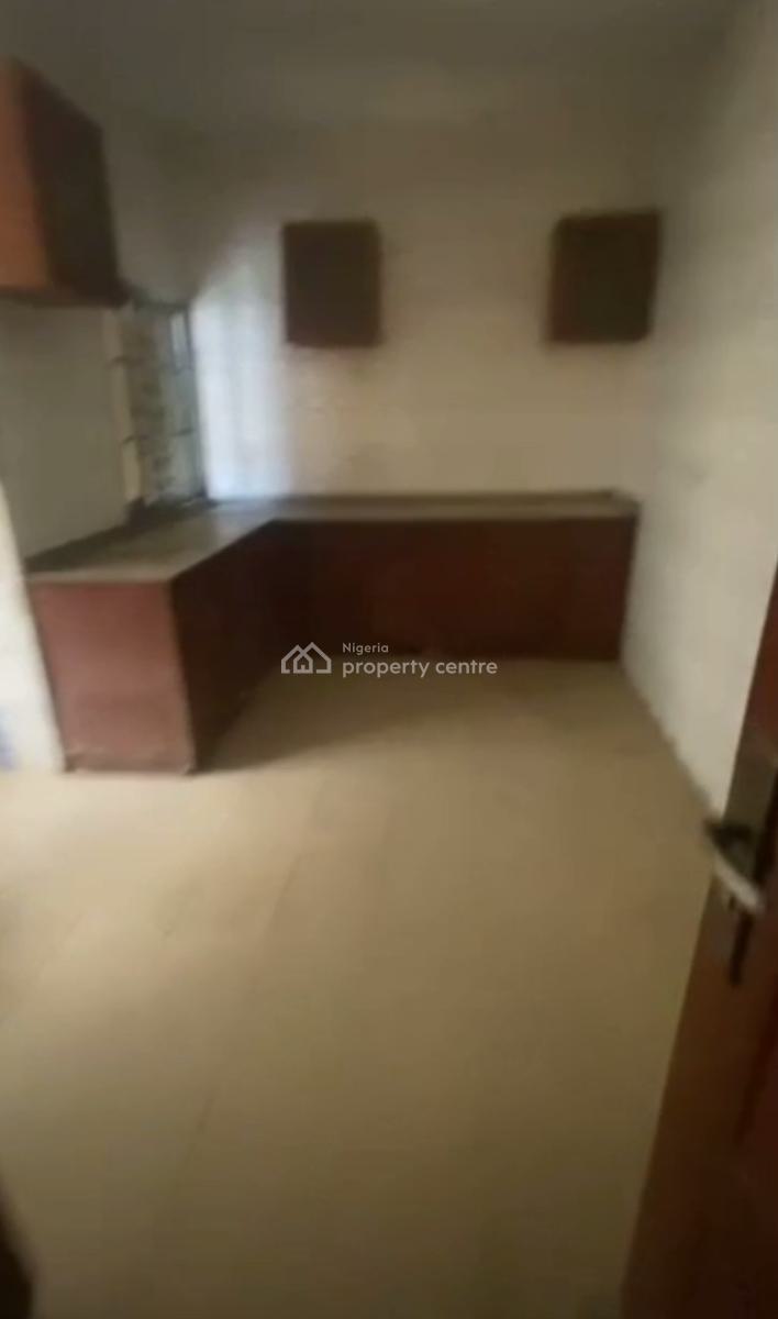 Spacious Standard 3 Bedroom Ground Floor Apartment, Alagomeji, Yaba, Lagos, Flat / Apartment for Rent