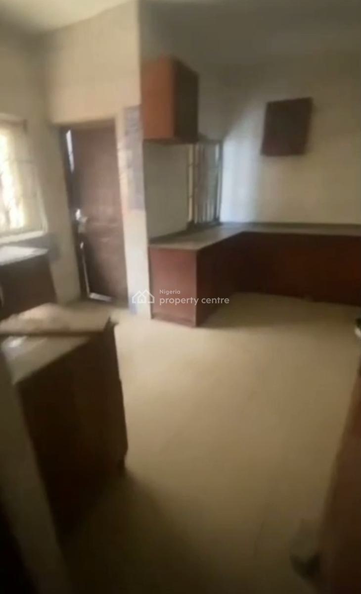 Spacious Standard 3 Bedroom Ground Floor Apartment, Alagomeji, Yaba, Lagos, Flat / Apartment for Rent