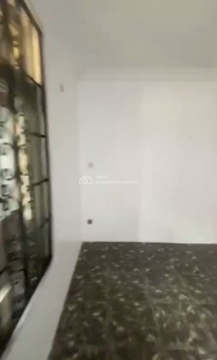 Spacious Standard 3 Bedroom Ground Floor Apartment, Alagomeji, Yaba, Lagos, Flat / Apartment for Rent