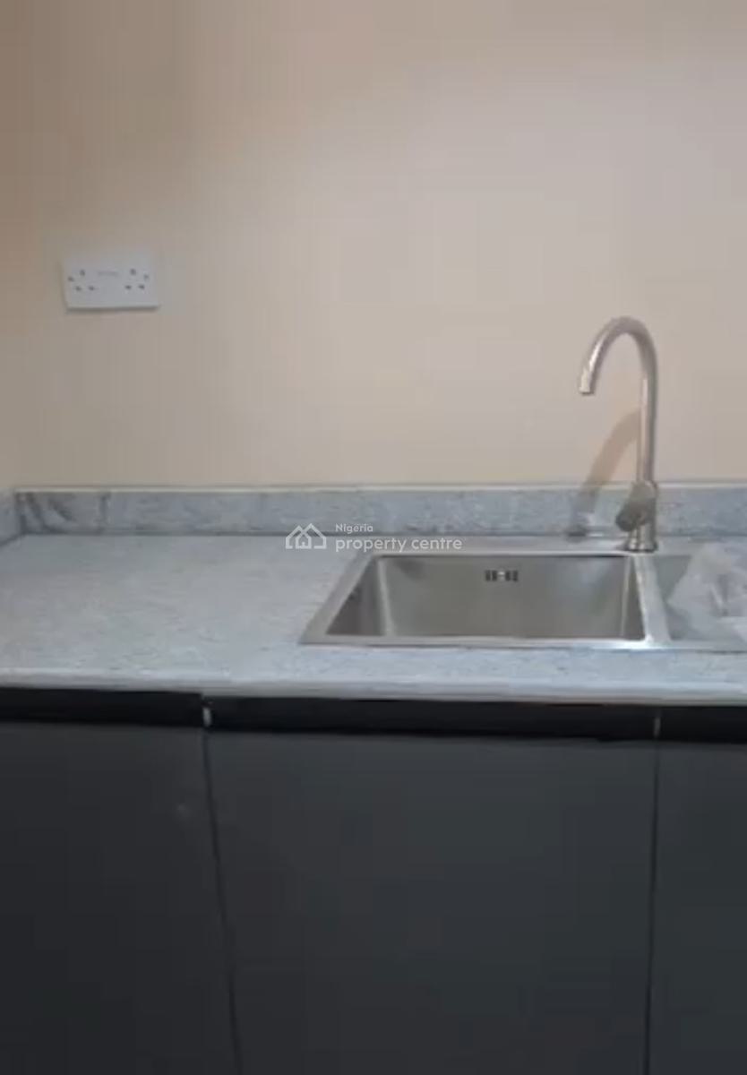 Two Bedroom Apartment, Omole Phase 2, Ikeja, Lagos, Flat / Apartment for Rent