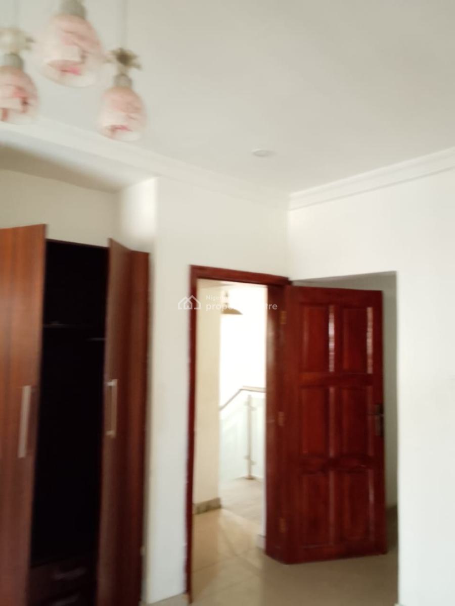 Commercial 3bedrooms Apartment Upstairs Office Space, Lekki Phase 1 Off Hakeem Dickson, Lekki, Lagos, Flat / Apartment for Rent