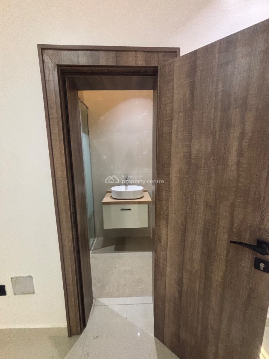 Luxury 3-bedroom Apartment in Jahi, Close to Next Cash and Carry Jahi, Jahi, Abuja, Block of Flats for Sale