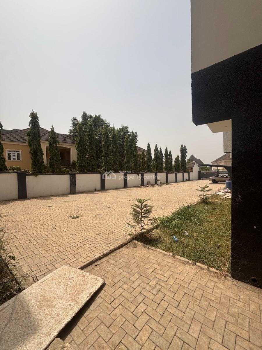 Luxury 3-bedroom Apartment in Jahi, Close to Next Cash and Carry Jahi, Jahi, Abuja, Block of Flats for Sale