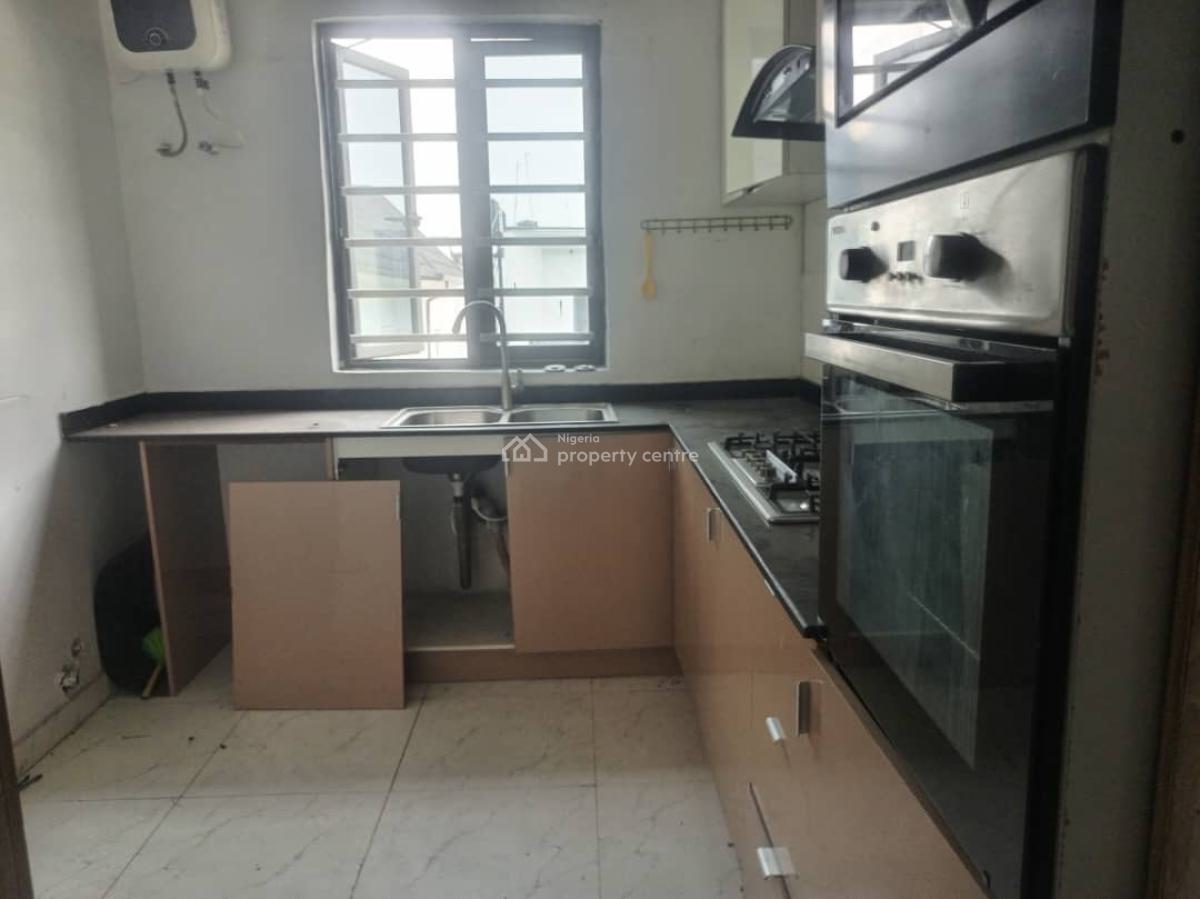 Well Maintained 2 Bedroom Apartment, Chevron, Lekki Expressway, Lekki, Lagos, Flat / Apartment for Rent