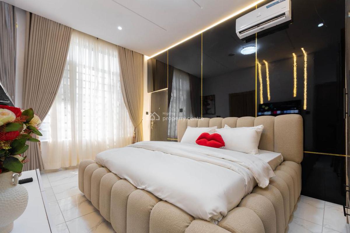 Luxury 2bedroom with Ps5, Snooker Board , Swimming Pool and Gym, Ologolo, Ologolo, Lekki, Lagos, Flat / Apartment Short Let