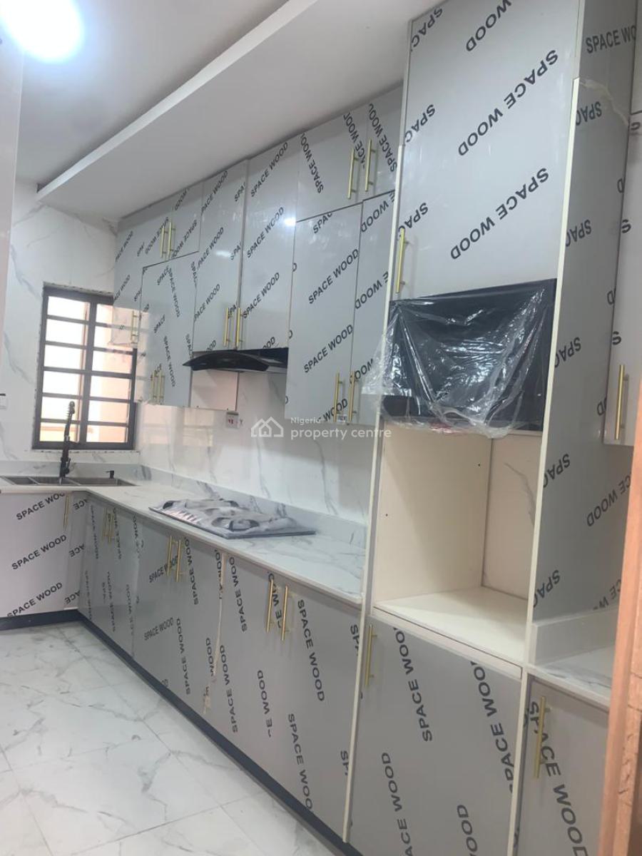 3-bedroom Apartment, Ologolo, Lekki, Lagos, Flat / Apartment for Rent