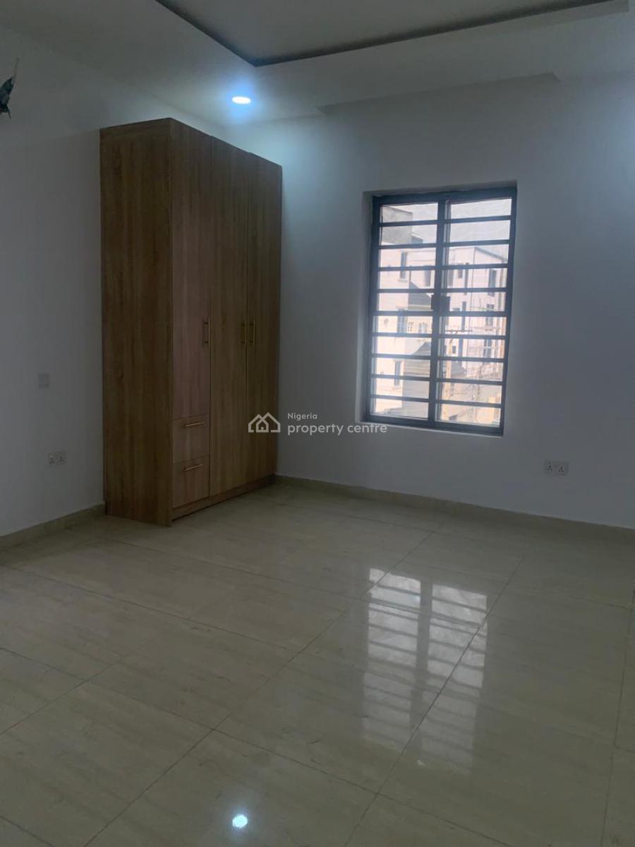 3-bedroom Apartment, Ologolo, Lekki, Lagos, Flat / Apartment for Rent