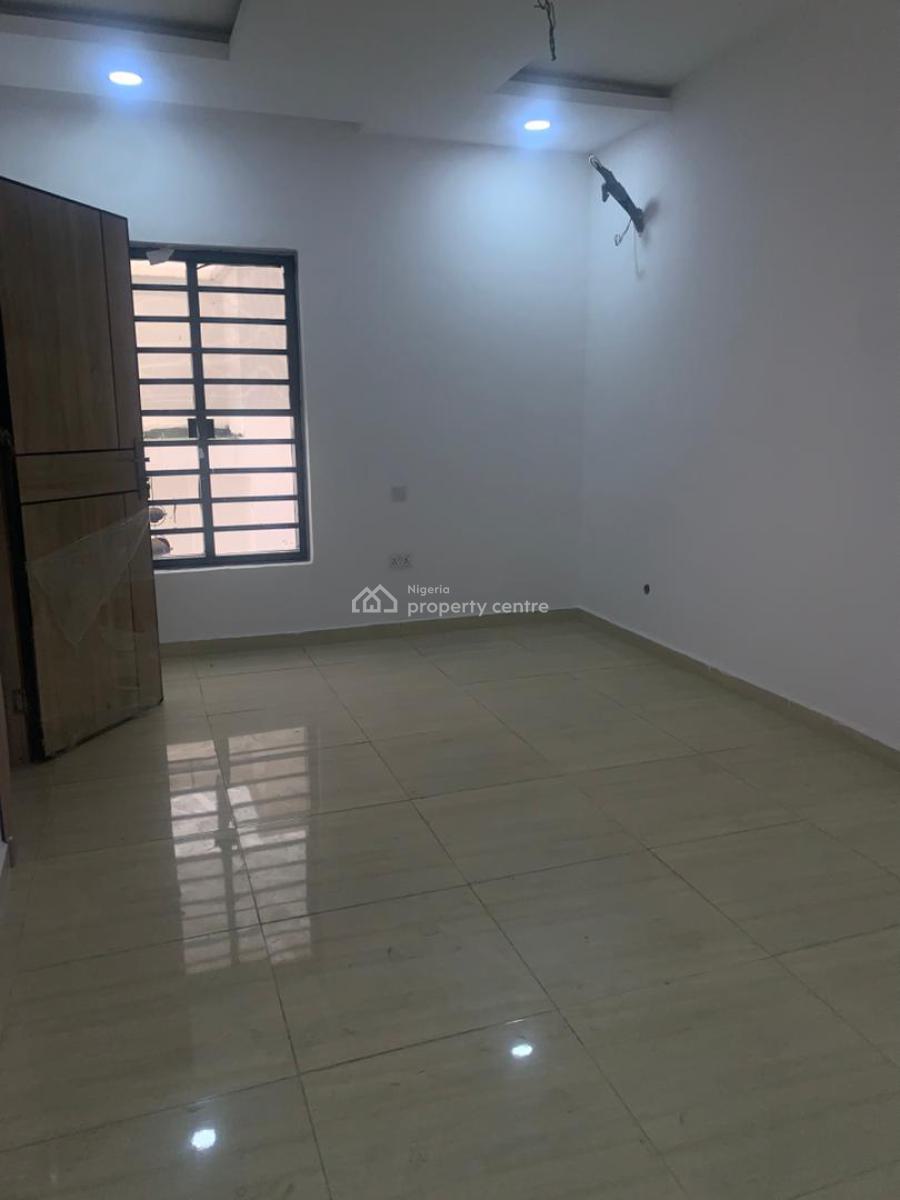 3-bedroom Apartment, Ologolo, Lekki, Lagos, Flat / Apartment for Rent