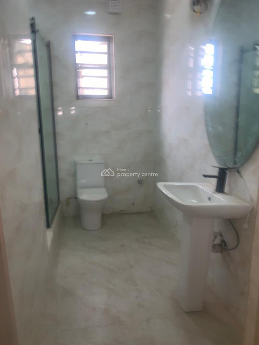3-bedroom Apartment, Ologolo, Lekki, Lagos, Flat / Apartment for Rent