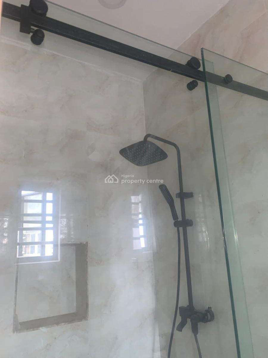 3-bedroom Apartment, Ologolo, Lekki, Lagos, Flat / Apartment for Rent