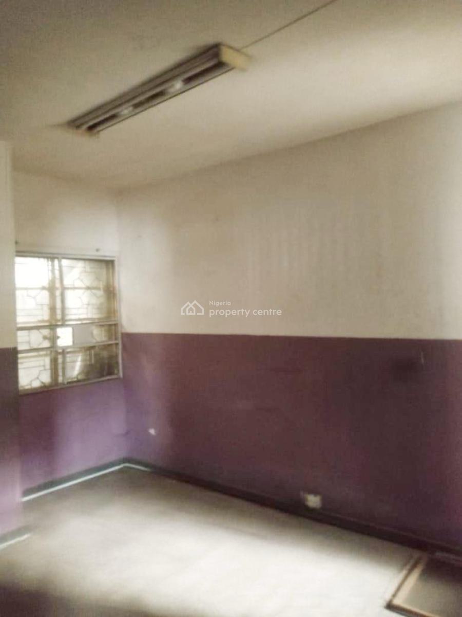 5 Bedrooms Duplexe, Off Toyin, Ikeja, Lagos, Detached Duplex for Rent