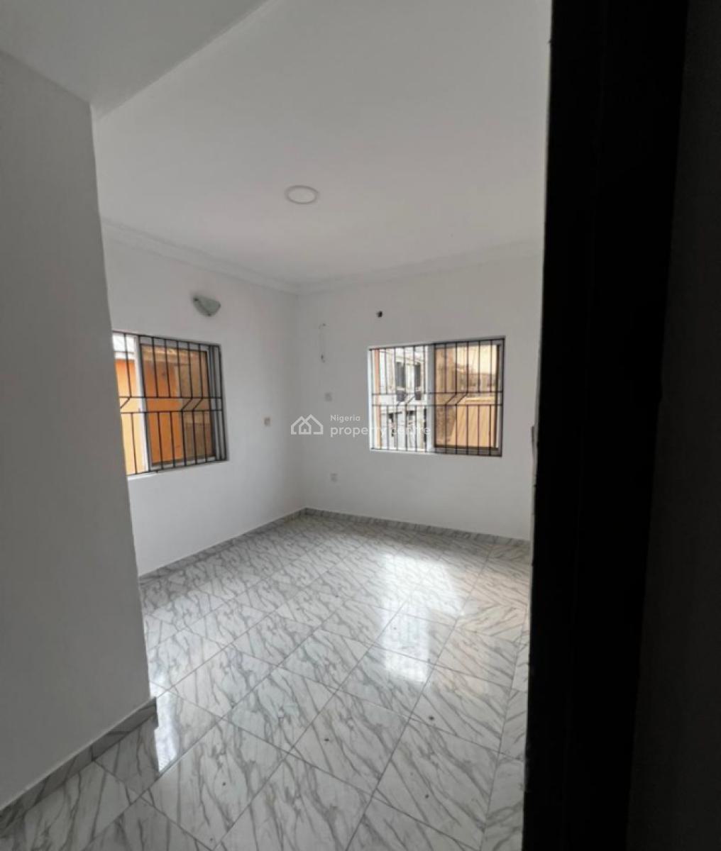 Modern & Serviced 3 Bedroom Upstairs Apartment { Video}, Ikate, Lekki, Lagos, Flat / Apartment for Rent