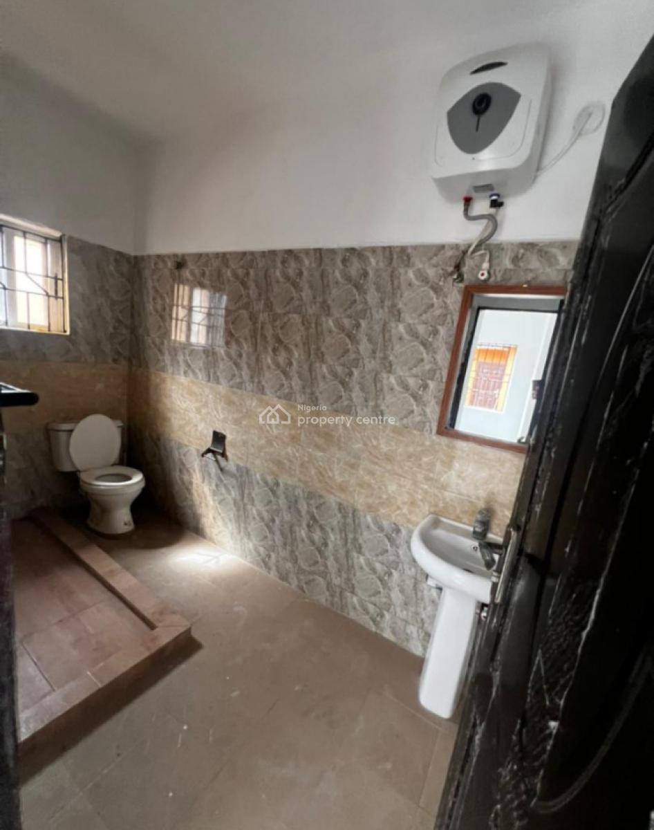 Modern & Serviced 3 Bedroom Upstairs Apartment { Video}, Ikate, Lekki, Lagos, Flat / Apartment for Rent