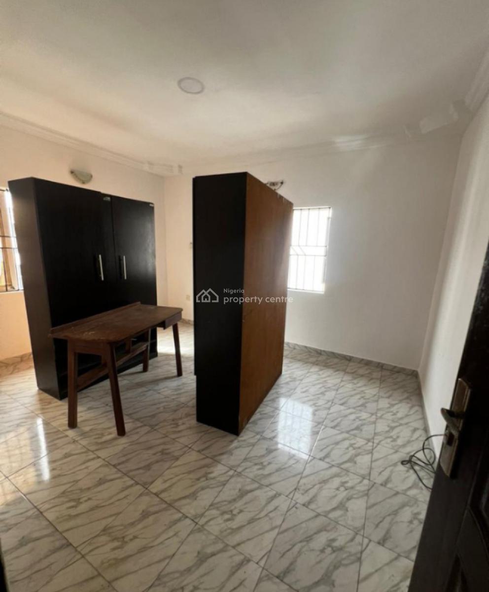 Modern & Serviced 3 Bedroom Upstairs Apartment { Video}, Ikate, Lekki, Lagos, Flat / Apartment for Rent