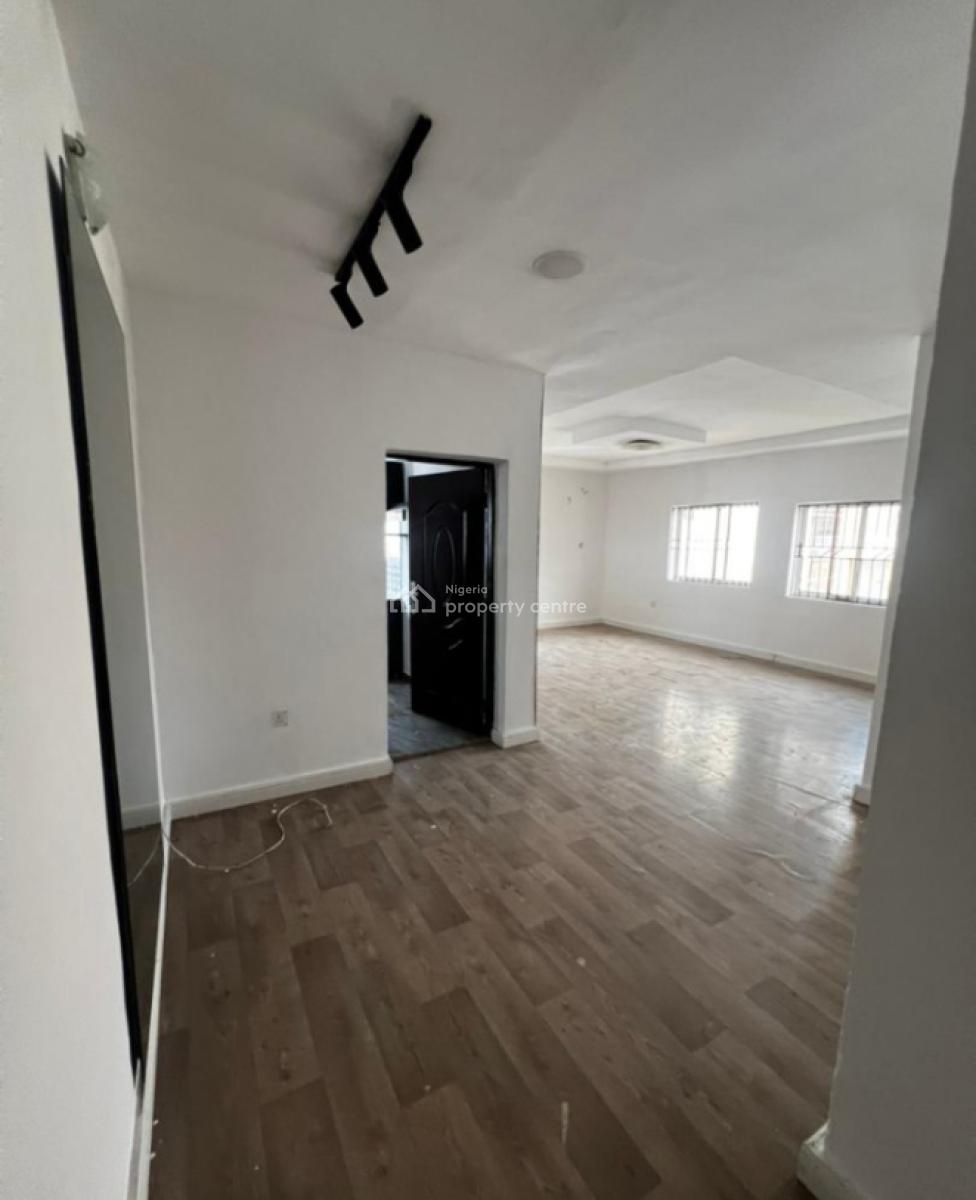 Modern & Serviced 3 Bedroom Upstairs Apartment { Video}, Ikate, Lekki, Lagos, Flat / Apartment for Rent