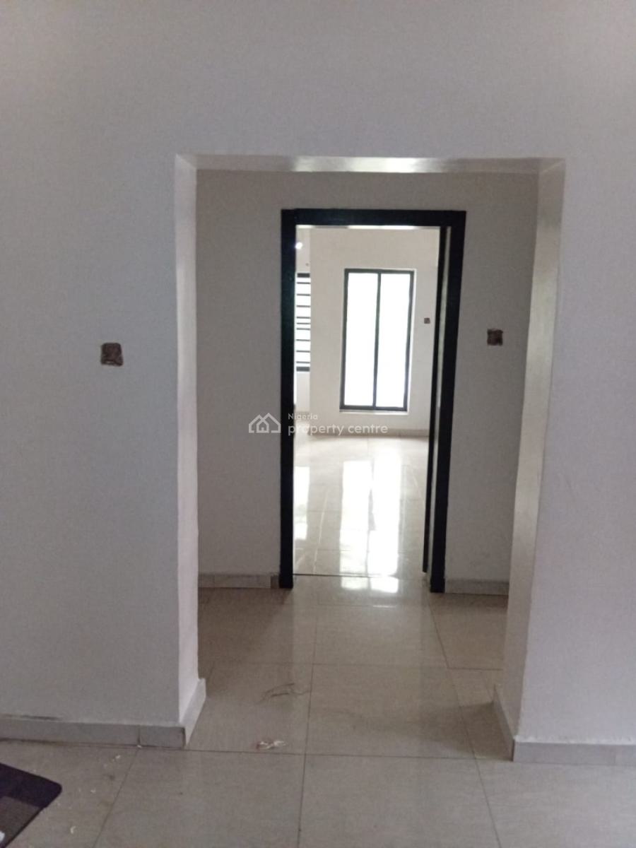 Upstairs 2bedroom Apartment, Chevron Alternative, Lekki, Lagos, Flat / Apartment for Rent