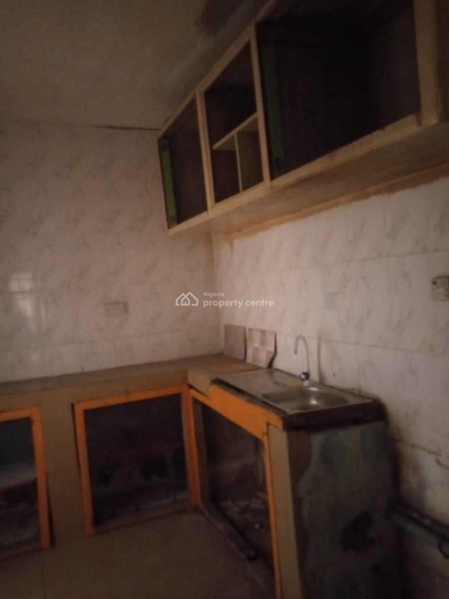 3 Bedroom Ground Floor, Alagomeji, Yaba, Lagos, Flat / Apartment for Rent