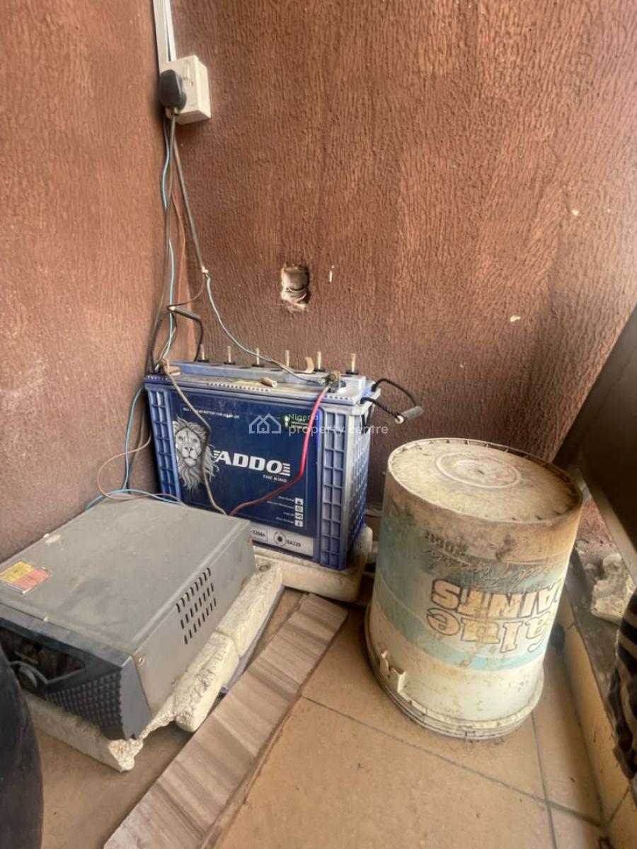 Executive Room Self-con, Old Yaba, Yaba, Lagos, Self Contain (single Rooms) for Rent