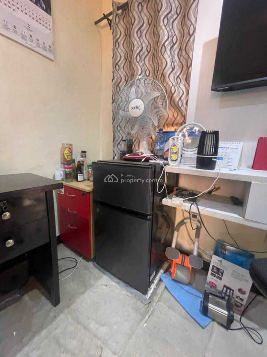 Executive Room Self-con, Old Yaba, Yaba, Lagos, Self Contain (single Rooms) for Rent