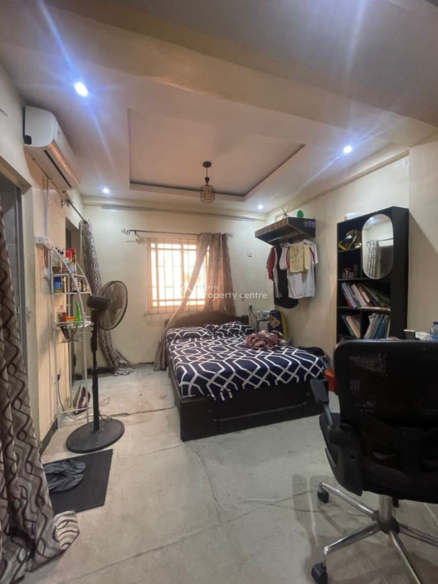 Executive Room Self-con, Old Yaba, Yaba, Lagos, Self Contain (single Rooms) for Rent