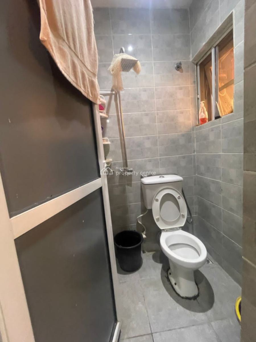 Executive Room Self-con, Old Yaba, Yaba, Lagos, Self Contain (single Rooms) for Rent