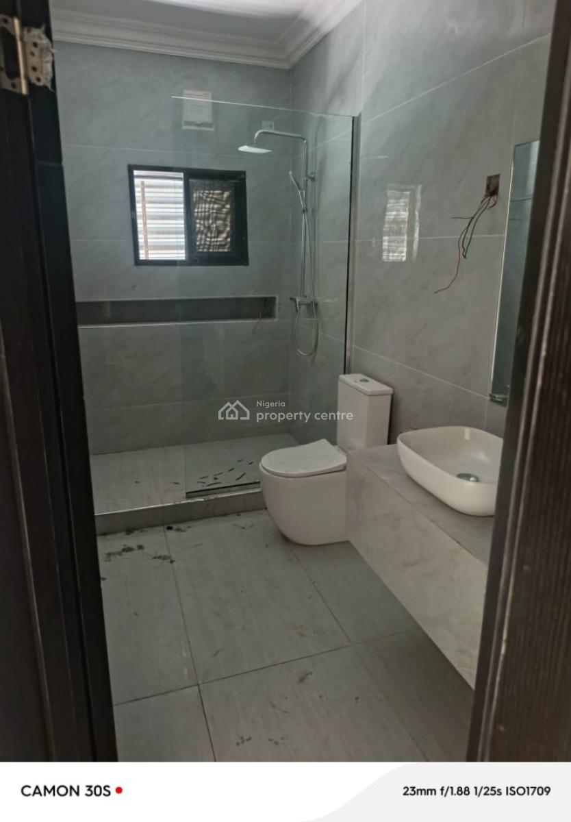 Fresh and Juicy 3 Bedroom Apartment with Bq, Elevator Etc., Lekki Phase 1, Lekki, Lagos, Flat / Apartment for Rent